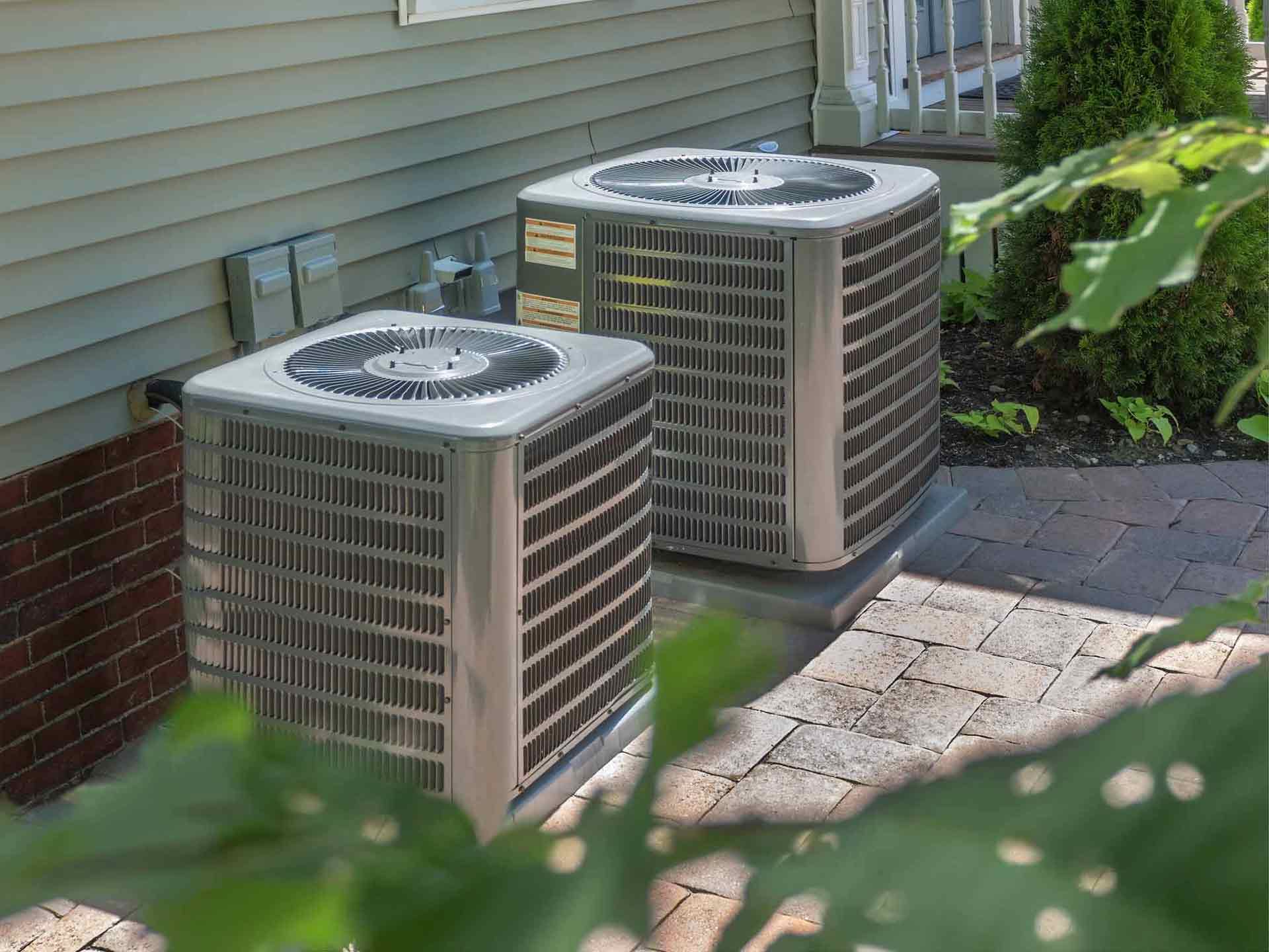 r50-air-conditioner-heat-pump-units-outside-home-16825485870766.jpg