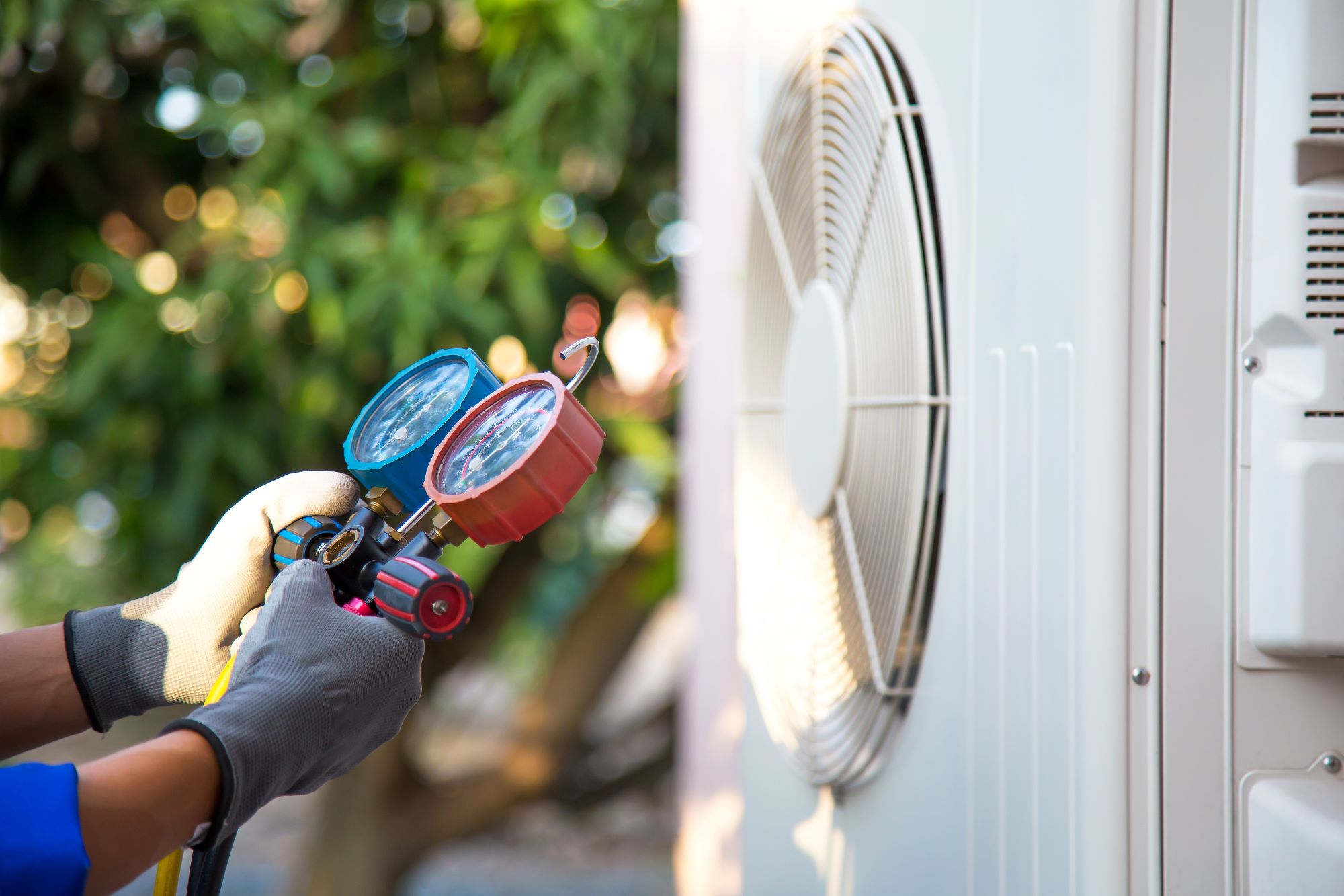 r9-ac-unit-repair-close-up-480481059-17655655413224.jpg