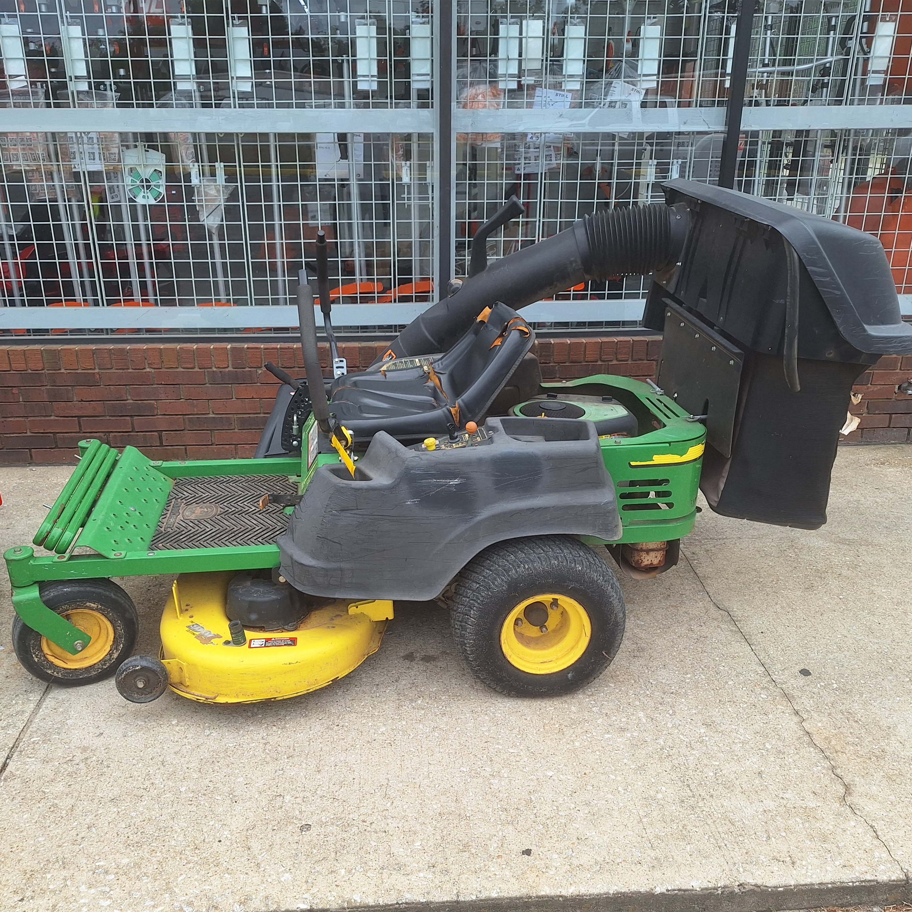 Used John Deere Ztrak Z225 42"