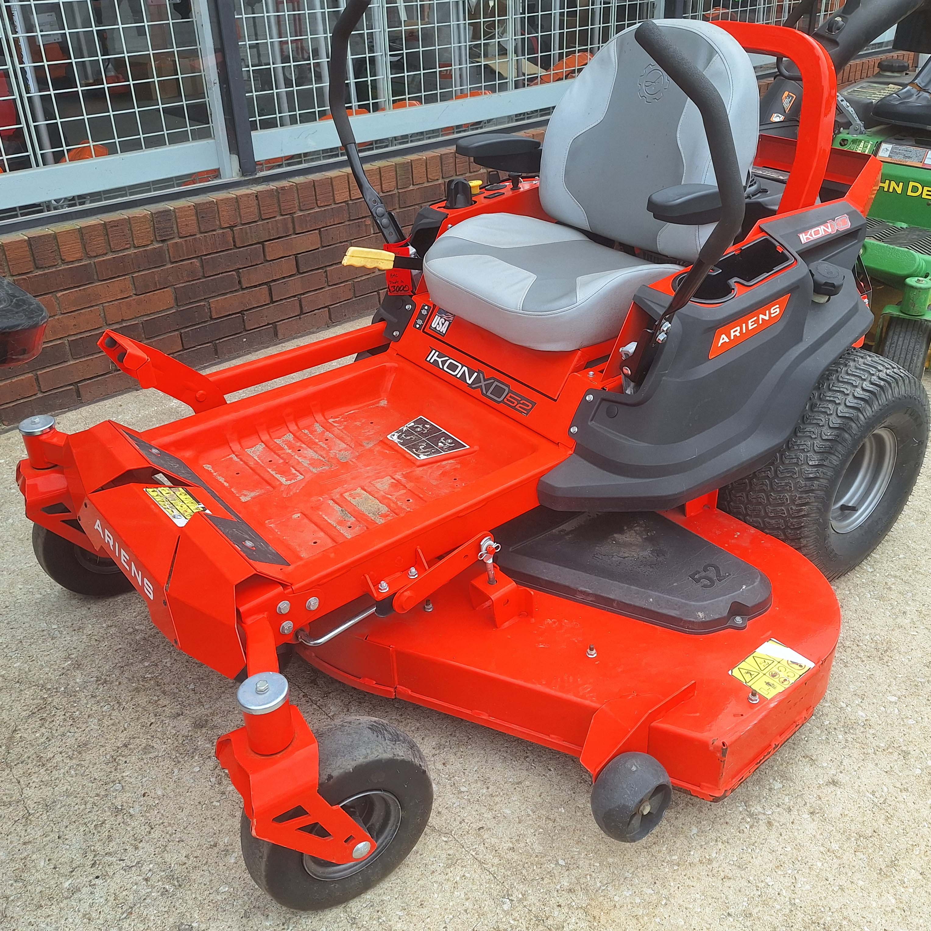 Used Ariens Ikon XD 52" 915267