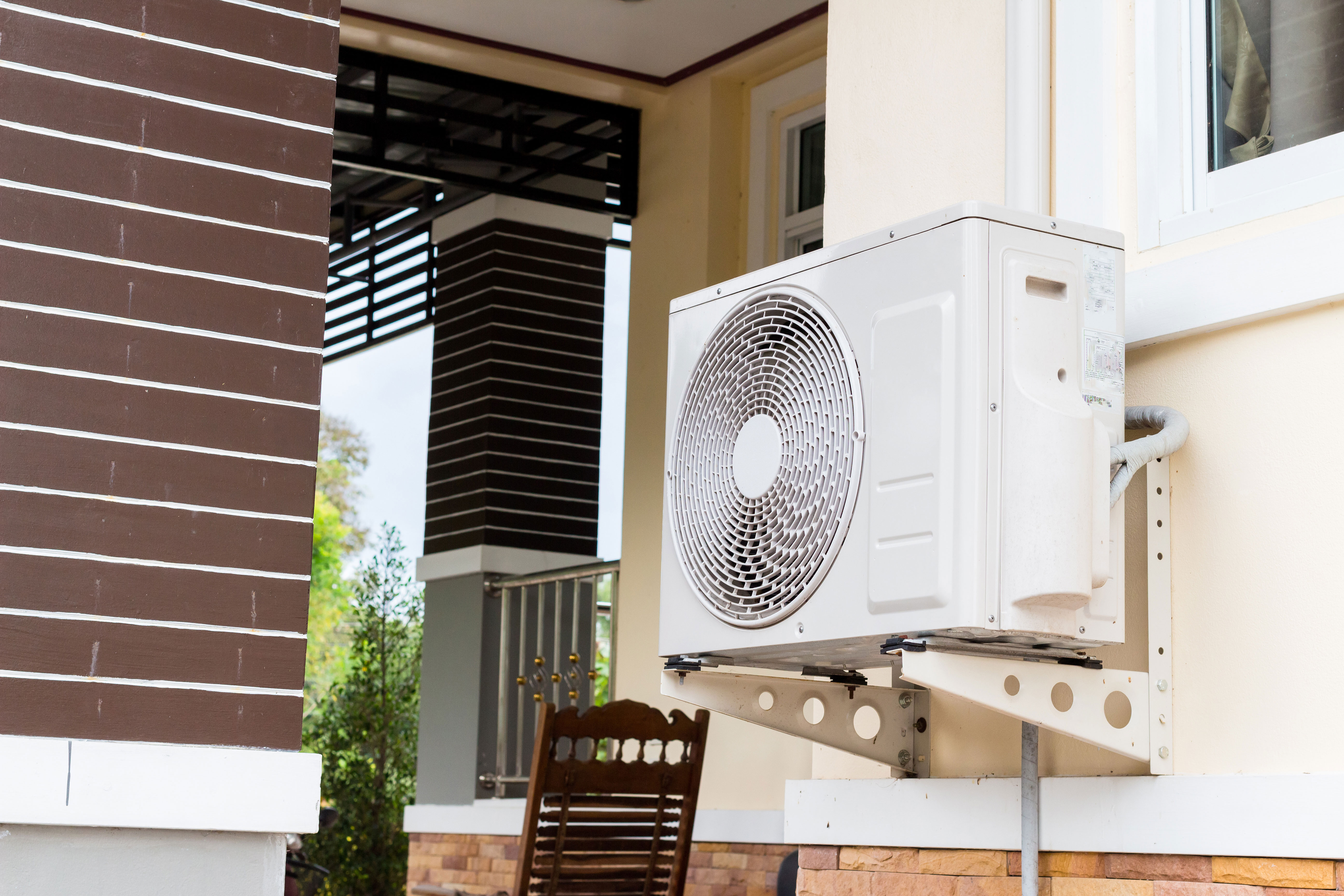 r580-ductless-gettyimages-1071405212.jpg